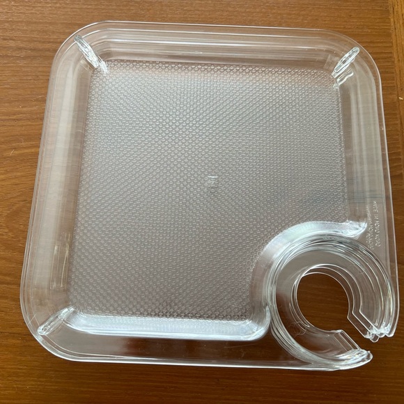 Acrylic Buffet Plates with Wine Glass Holder (set of 12) - Picture 2 of 3